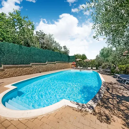 Дом отдыха Boutique In With Pool *